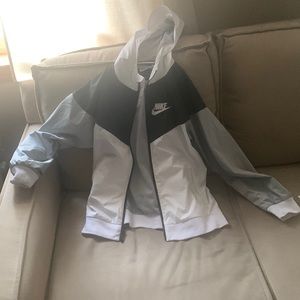 Nike medium windbreaker